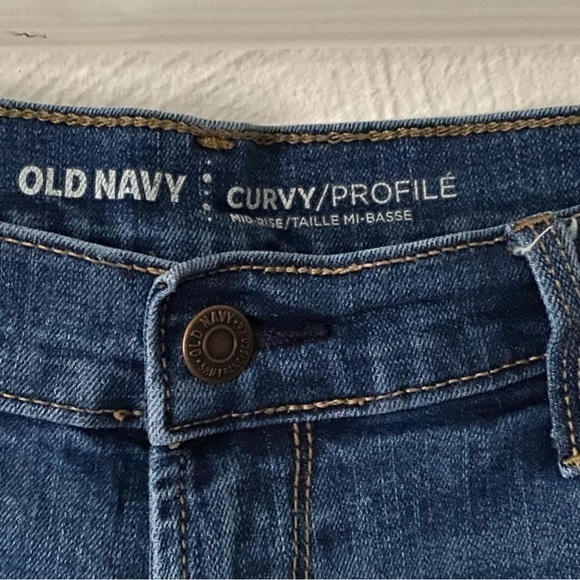 Old Navy Curvy Mid Rise Jeans Size 12 Short Women’s Has Some Distressed - Picture 3 of 7